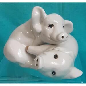 Fitz And Floyd Pig Salt And Pepper Shakers